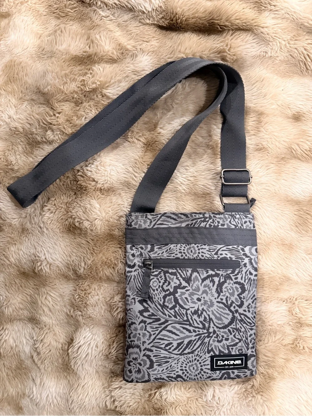 DAKINE Floral Crossbody Bag – Gray & Black – Like New